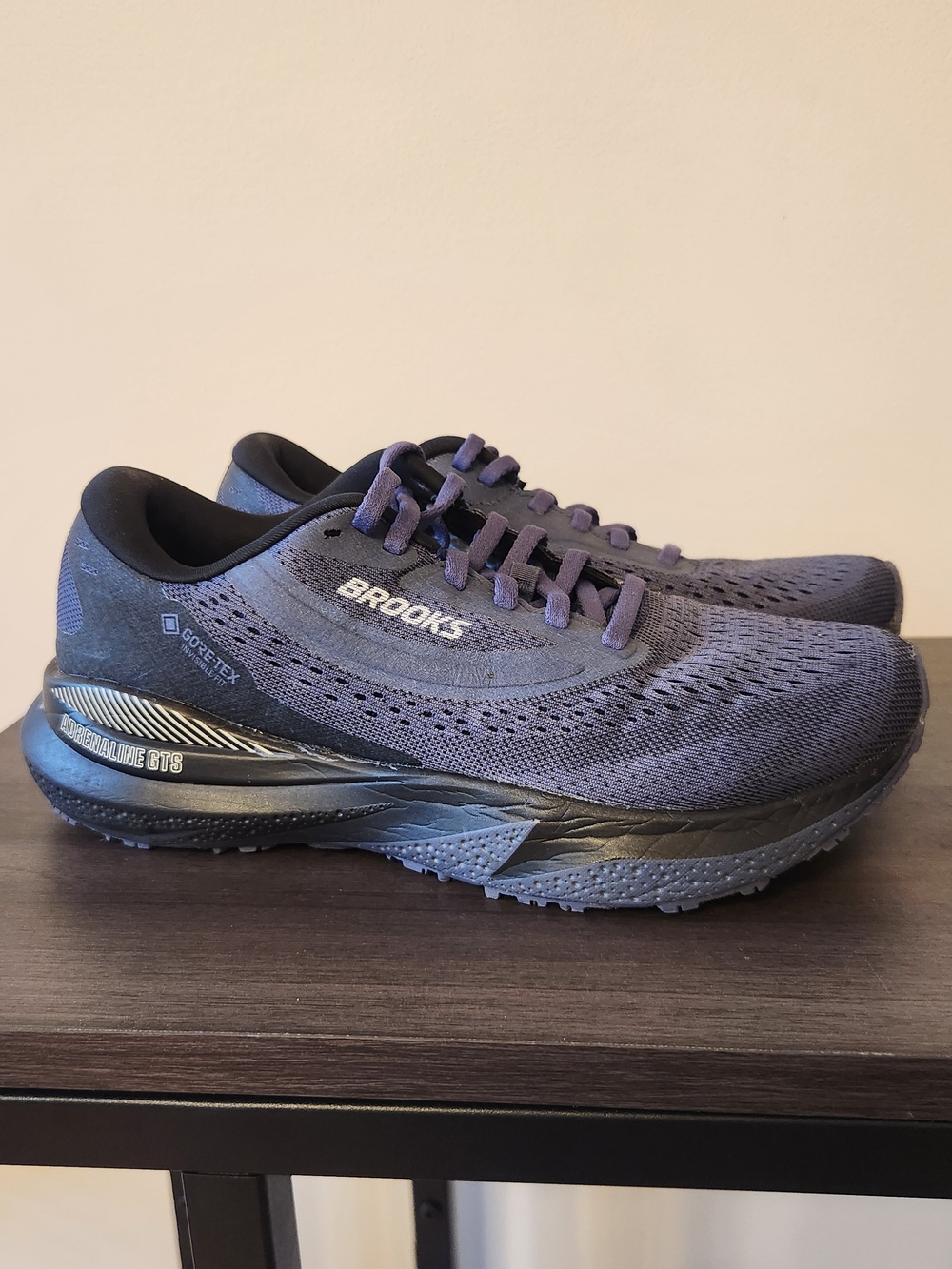 Womens Brooks Adrenaline GTS 24 Gore-tex Waterproof Running Shoes Size 7.5
